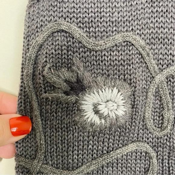 Alfred Dunner Vintage Gray Wool Blend Floral Embroidered Knit Sweater Vest Small - Picture 6 of 11